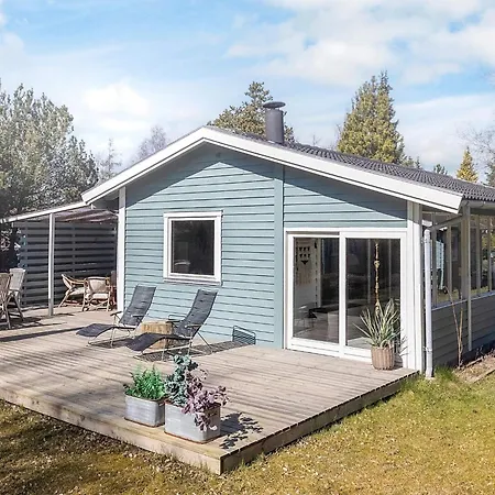6 Person In Vaeggerlose Semesterbostad Bøtø By