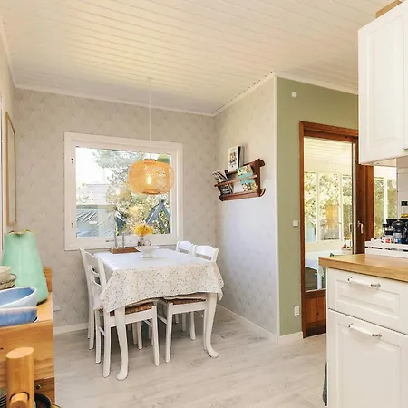 6 Person In Vaeggerlose Bøtø By