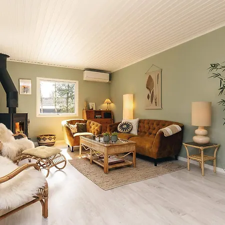 6 Person In Vaeggerlose Tatil Evi Bøtø By