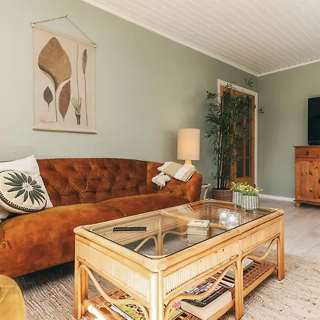 6 Person In Vaeggerlose Bøtø By