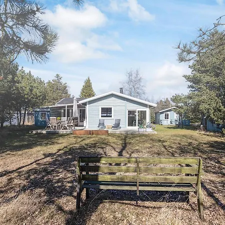 6 Person In Vaeggerlose Semesterbostad Bøtø By
