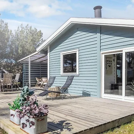 6 Person In Vaeggerlose Bøtø By